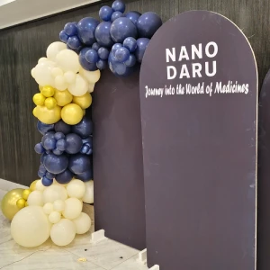 تم سرمه ای طلایی