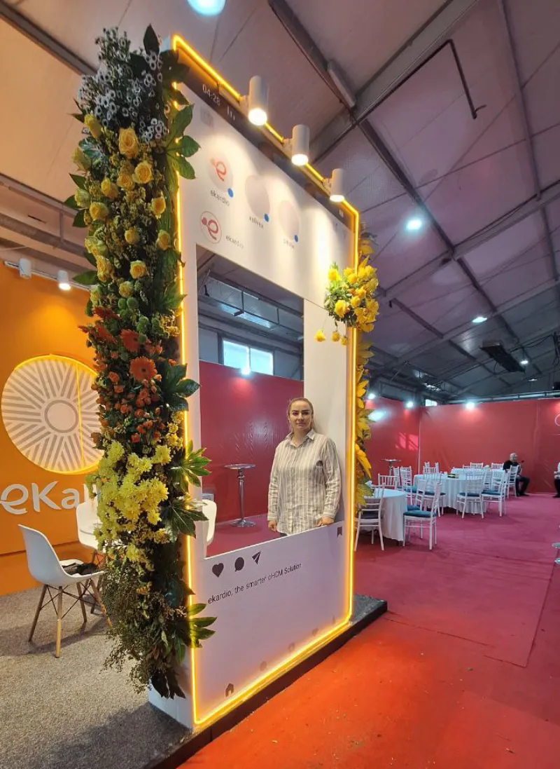 گل آرایی غرفه نمایشگاه برج میلاد